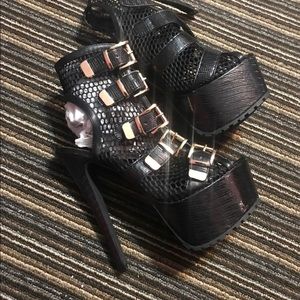 Privileged Shoes - Privileged Vlush Netted Black Snake Textured Heels Privileged Shoes - Privileged Vlush Netted Black Snake Textured Heels